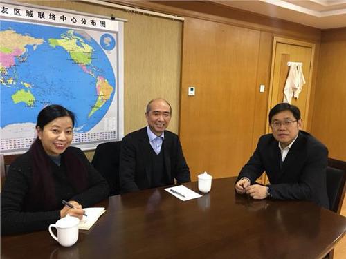 中国侨网王华会见旅日侨领日本江苏总会会长李磊。