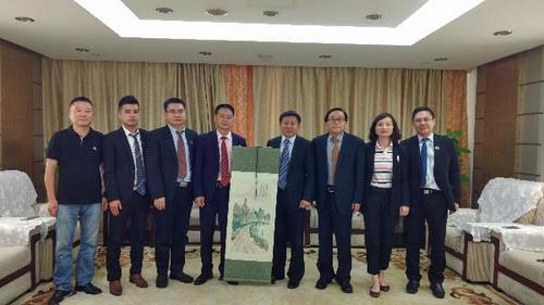中国侨网上海侨办主任会见泰国江浙沪总商会代表团。