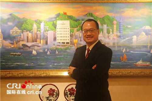 中国侨网香港中华总商会会长蔡冠深。 