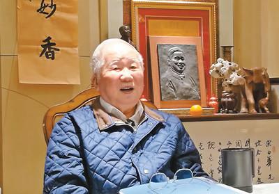 中国侨网 吴良镛在家中。 贾 麟摄