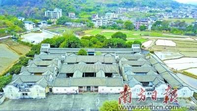 中国侨网侨乡村南华又庐的建筑结构独特,有“十厅九井”之称。南方日报记者 何森垚 摄