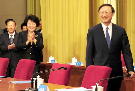 6月6日,由中国国务院侨务办公室和中国海外交流协会共同举办的“第七届世界华侨华人社团联谊大会”在北京人民大会堂开幕。来自119个国家和地区有影响力和代表性的华侨华人社团及华人社区服务机构负责人500余人与会。国务委员杨洁篪出席大会开幕式并致辞,国务院侨办主任裘援