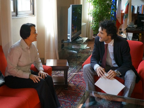 中国侨网-中国驻意大利佛罗伦萨总领事会见普