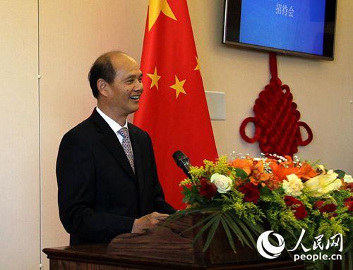 中国侨网中国驻旧金山总领事罗林泉当地时间5月18日晚在官邸举办科技社团和专家学者招待会。(人民网 张洁娴摄)