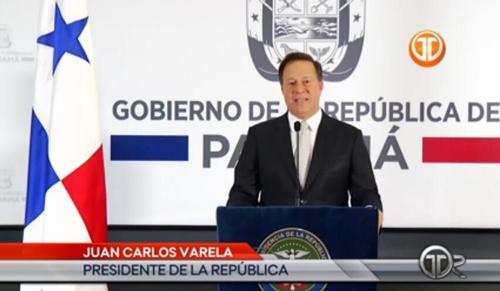 中国侨网巴拿马总统胡安·卡洛斯·瓦雷拉通过电视讲话宣布巴拿马与中华人民共和国建立外交关系。
