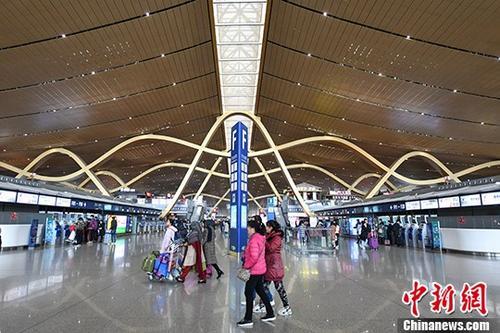 中国侨网资料图:昆明长水国际机场。 中新社记者 任东 摄