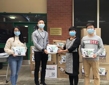 驻阿德莱德总领馆向中国留学生发放第二批“健康包”
