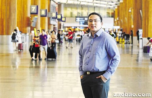 许鸣生是首批交通部“导灯奖学金”得主，目前任职于新加坡民航局。（新加坡《联合早报》/曾坤顺