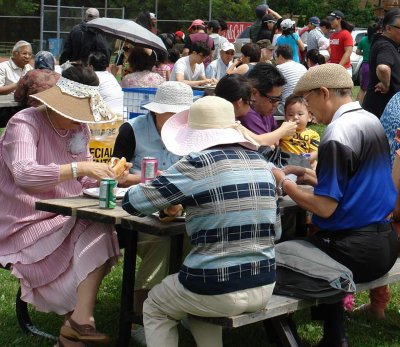 中国侨网加拿大联邦新民主党指出，亚洲城市家庭团聚等候时间将近10年。(加拿大《世界日报》资料照片)