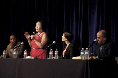 中国侨网市长关丽珍、薛利比(Libby Schaaf)、派克(Byran Parker)、图曼(Joe Tuman)等候选人,针对华裔居民关心的公共安全、打击犯罪、经济发展和增加税收等问题发表意见。