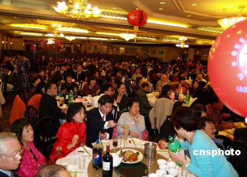 中国侨网中餐馆成美国人节日聚餐首选。(中新社资料图片)