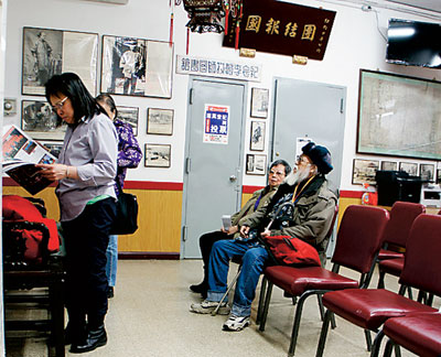 中国侨网-纽约中华公所报税服务开始 服务人数