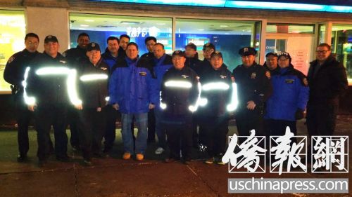 中国侨网66分局在新春前将继续不定时出动警员，辅警以及布碌仑亚裔民安队在八大道巡逻。（美国《侨报》/宋?D 摄）