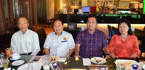中国侨网联民党记者招待会。左起张泰卿、黄顺舸、包久泉和刘文惠。(马来西亚《诗华日报》)