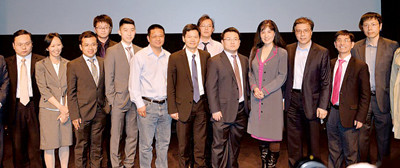 中国侨网“鸿儒论坛”于4月30日晚在纽约理工大学百老汇剧场举行。（美国《星岛日报》）