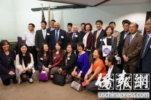 中国侨网15日出席美西亚裔社团联合新闻发布会的部分代表。(美国侨报 邱晨 摄)