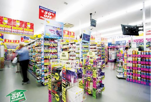 中国侨网-代购太火 在澳华人叹超市药店内买澳