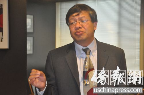 中国侨网“哈佛申诉”主要发起人赵宇空在华盛顿接受采访。(美国《侨报》/徐一凡 摄)