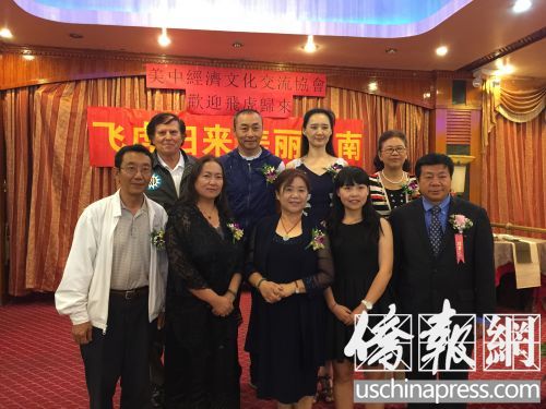 “飞虎归来暨第二故乡美丽云南赴美文化巡展”纽约站展出31日晚在华埠拉开序幕。(美国《侨报》/李竑