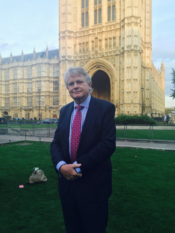 英国保守党前副主席迈克尔·道布斯(Michael