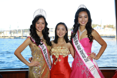 华盛顿太平洋亚裔小姐冠军许明儿(左)、季军Amily