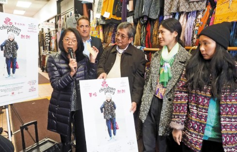 圣伯纳汀诺2日发生14死枪击案,全加州人心惶惶。图为县警搜索嫌犯。(美国《世界日报》)