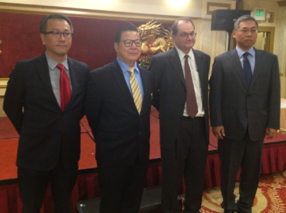 律师协会周正烜(右)、盖保罗(右二)、黄子䖍(左一)及圣盖博市议员廖钦和(左二)表示,律师协会将于2月13日举办投资移民讲座。(美国《世界日报》/张敏毅