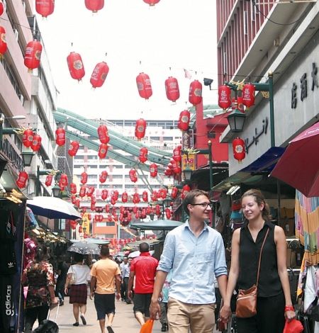 随着茨厂街华裔客源逐渐稀少,成为外籍劳工定居与吸引国外游客为主的旅游景点,也让许多中文书局撑不下去。(马来西亚《诗华日报》/伍信隆