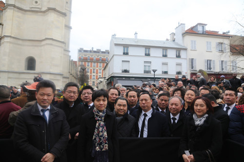 法华民众送别欧市前市长萨尔瓦多 曾力促华人