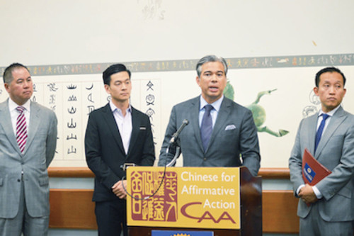 四亚裔州众议员支持为亚裔收集统计资料的AB1726法案,右起邱信福、提案人彭达、罗伦达及丁右立。(美国《世界日报》/李秀兰
