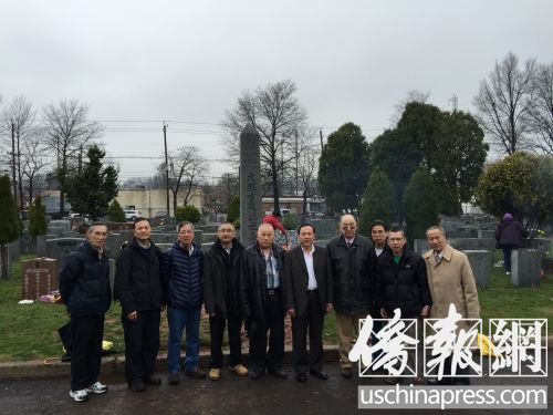 大鹏同乡会和大鹏育英社28日前往自置墓园拜祭先人。(美国《侨报》/叶永康