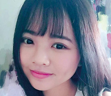 车祸中遇难的中国女留学生潘芬在自己的脸书上署名“小雨”(美国《侨报》)