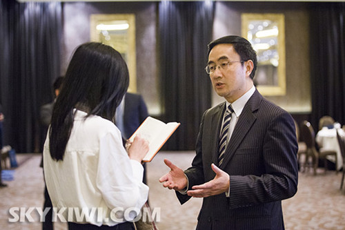 杨建议员接受天维网记者采访。(新西兰天维网资料图片)