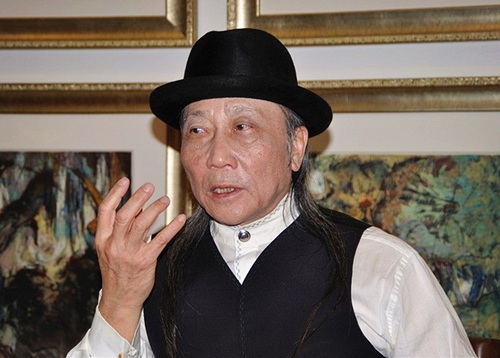 3月24日,周氏山作在画室接受人民网记者采访