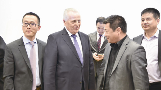 日益受到奥各政党重视 奥地利华人华人参政成