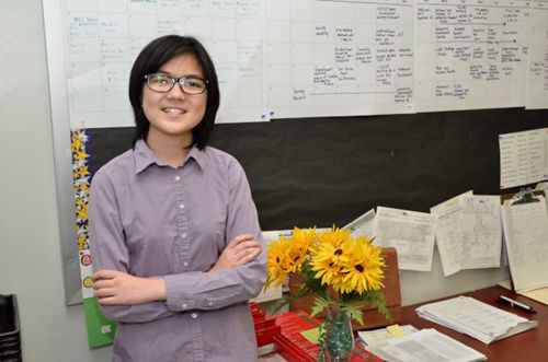 弗朗西斯刘易斯高中12年级学生熊璐薇积极投入小区,获得耶鲁大学录取。(美国《世界日报》/朱泽人摄影)