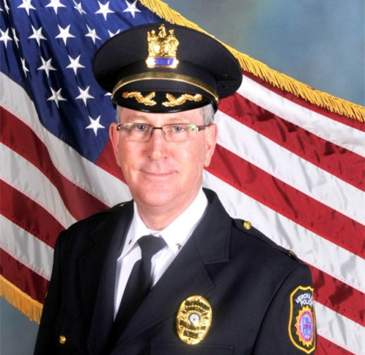 新泽西州维罗纳市警长史登(Michell
