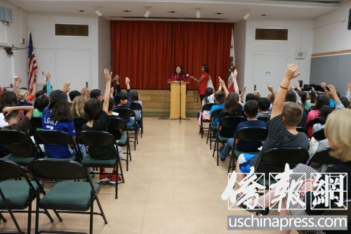 美国联邦人口普查局副局长波托克(Nancy