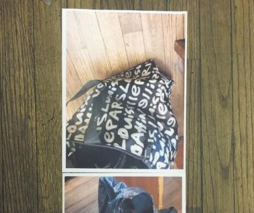 祈福党在纽约华社有卷土重来之势，图为4月18日华埠一名华裔妇女被骗去毕生积蓄的作案工具编织袋图片。