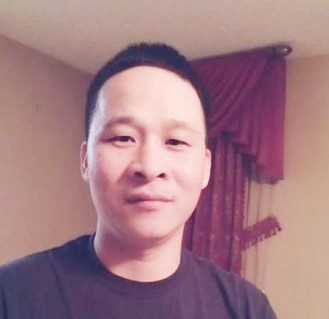 江晓驰生前勤奋顾家,是个好丈夫好爸爸。(美国《侨报》)
