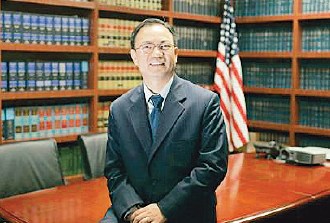 洛杉矶华人刑事律师邓洪。（网络图片）