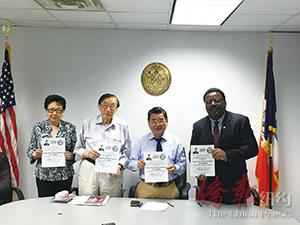 顾雅明与皇后区DA、109分局合办防盗讲座。(美国《侨报》/宋旸