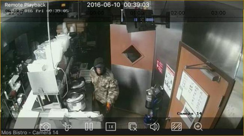 芝加哥警察局公布闯入东豪轩餐厅行窃的嫌犯监视照片,并鼓励民众提供线索。(美国《世界日报》)