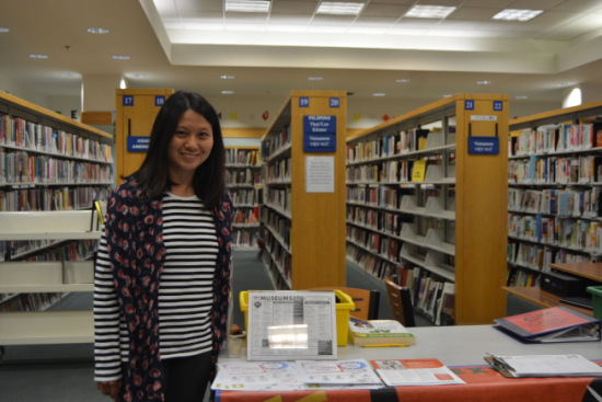 奥克兰华埠图书馆高级馆员张嘉汶说，图书馆在6月中到8月6日举行有奖阅读活动，鼓励青少年和成人多阅读。（美国《世界日报》/刘先进