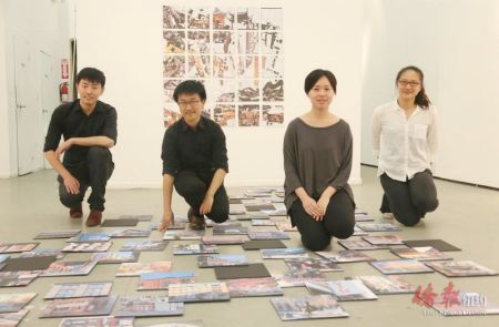 图为四位在纽约工作的青年建筑设计师和他们推出的“曼哈顿中国城，另一种可能”建筑展。（美国《侨报》/管黎明