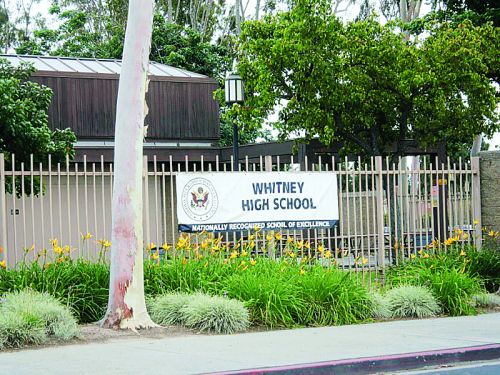 全加州排名第一的公立高中惠特尼高中。（美国《侨报》）