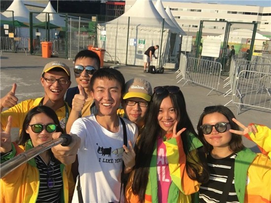 中国志愿者在里约奥运会上用微笑作名片。陈光磊/供图