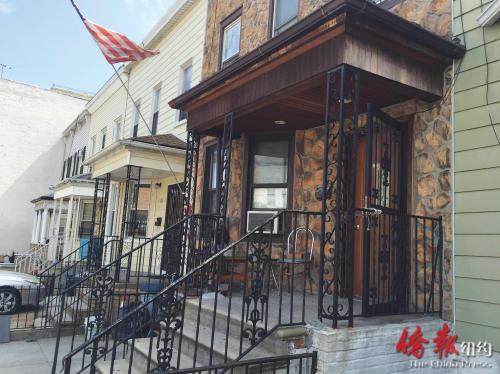 祈福党诈骗案四嫌犯之一的陈亚程10日于布鲁克林再次落网,警方人赃并获,在其租住的家庭旅馆内发现受害者财物等证据,预计近日对其控罪。(美国《侨报》)