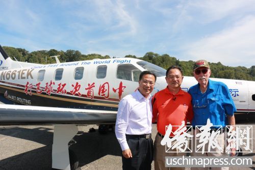 张博(中)与中国驻旧金山总领馆科技参赞王俊明(左)(美国《侨报》;诗乔/摄)