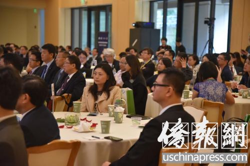 300多位华人医师代表共聚一堂，探讨一系列公众关注的重要医学问题，交流经验、加深联系、促进友谊。（美国《侨报》/张苗